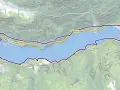 Mappa topografica del Lago di Stramentizzo con sentiero segnato in blu. La SS.612 costeggia il lago.