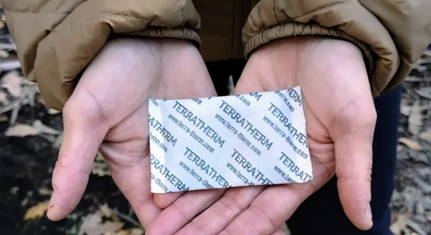 Mani e piedi caldi grazie a un scaldamani Terra-Therm. Perfetto per le giornate fredde.